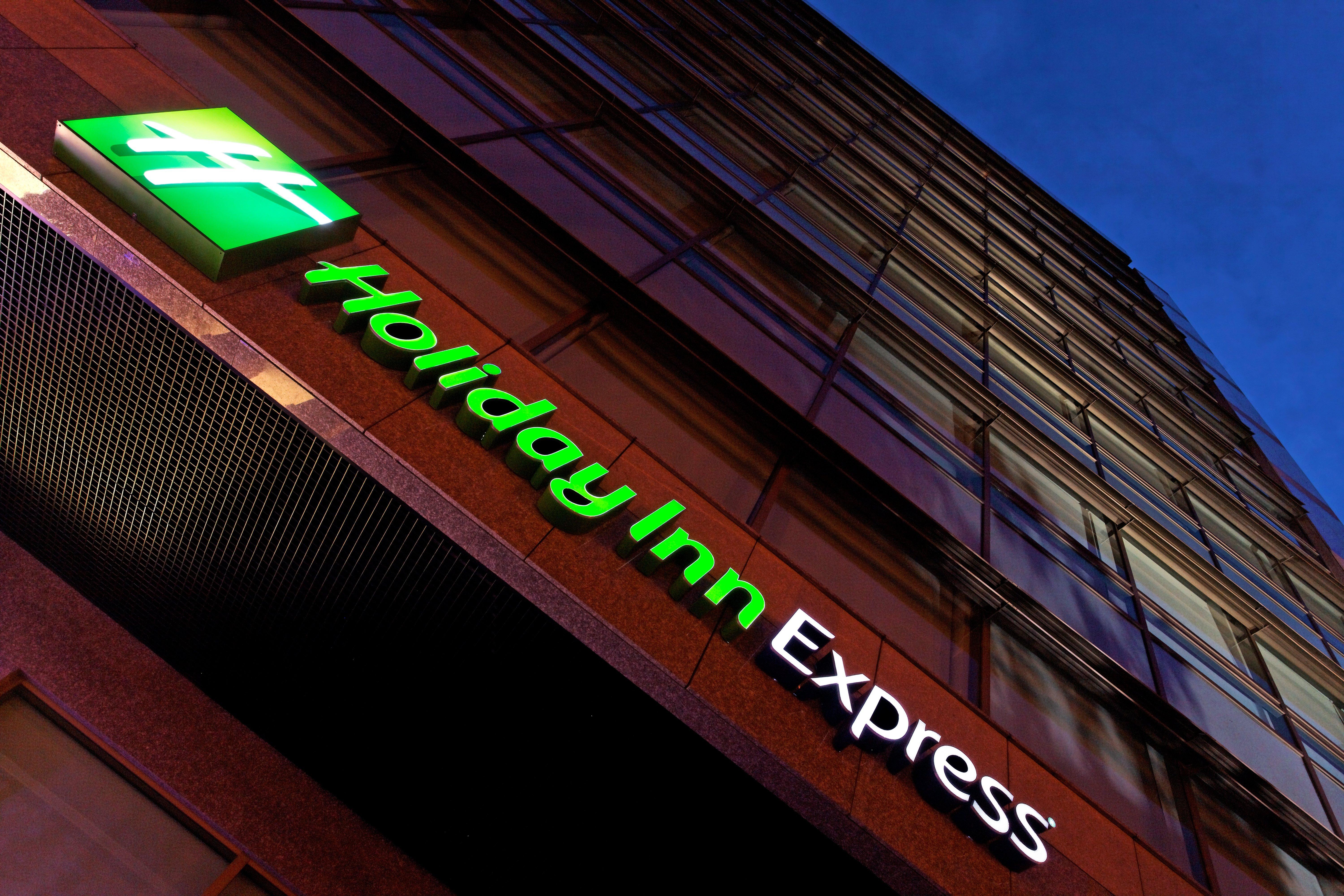 Holiday Inn Express Bogotá - Parque La 93, an IHG Hotel Exterior foto